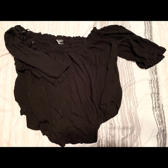 2/4 sleeve black shirt. Never worn - Picture 1 of 1